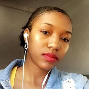 Meet your Posher, Elisa